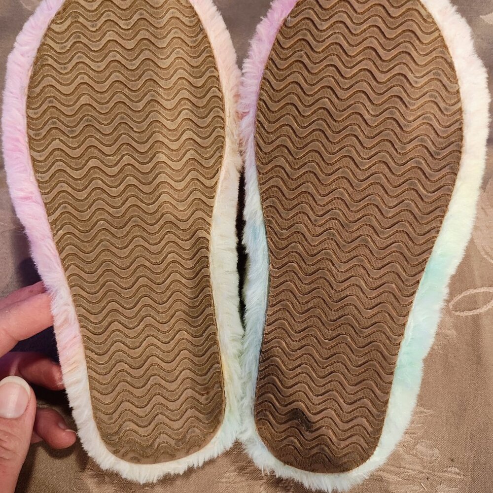 FabKids Rainbow Fluffy Slippers, Size 13, Gently Used - Picture 4 of 4